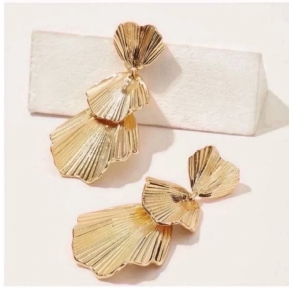 NWOT Anthropologie Azalea 18K Gold Plated Drop Post Earrings